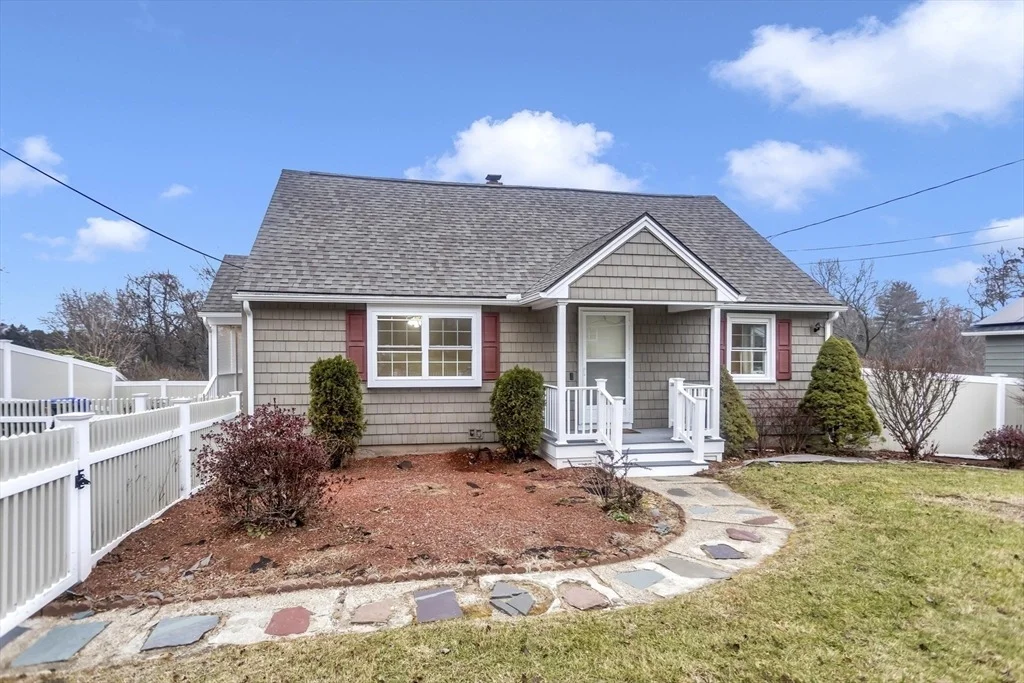 Photo of 192 Gardens Dr