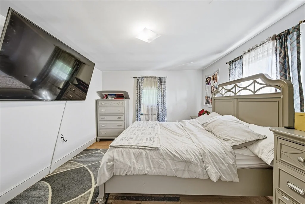 Photo of 20 Oakhill Dr