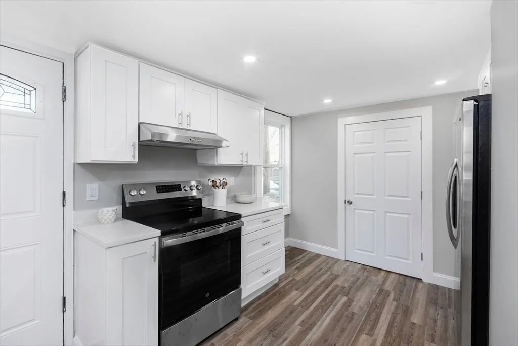 Photo of 43 Riverside Dr