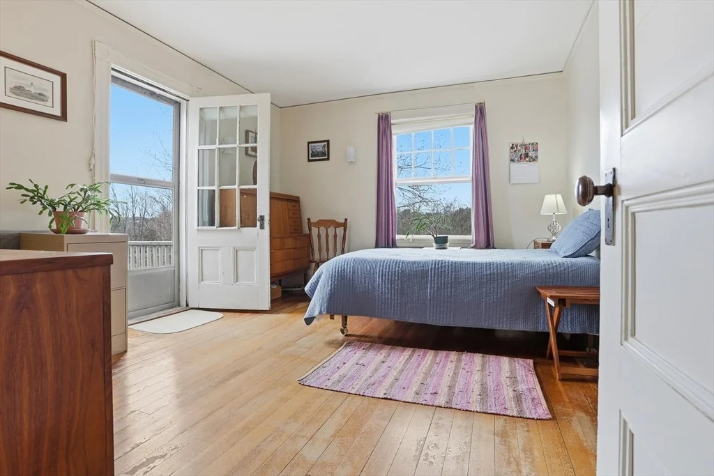 Photo of 242 Lexington Rd