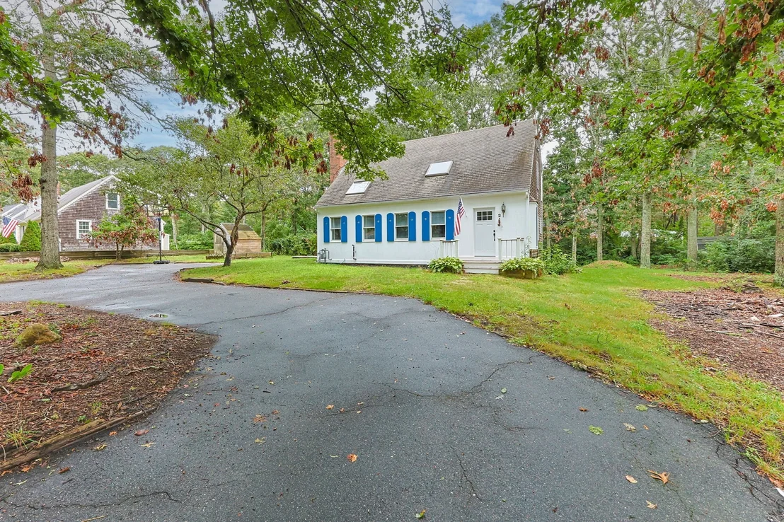 Photo of 2 Sharon Ln
