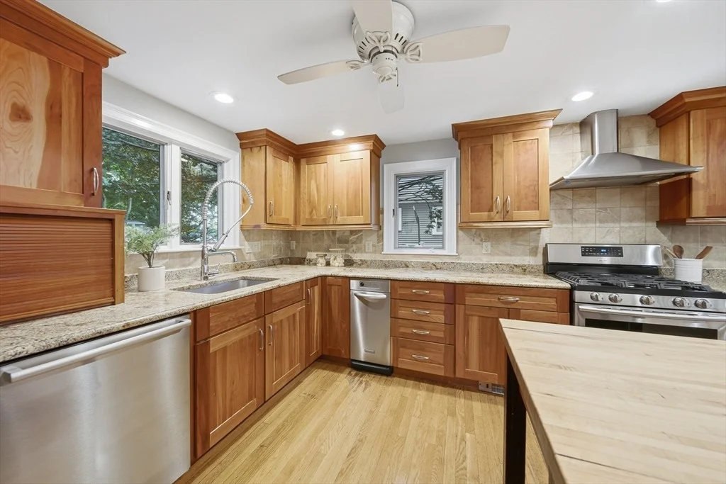 Photo of 8 Brackett Ave