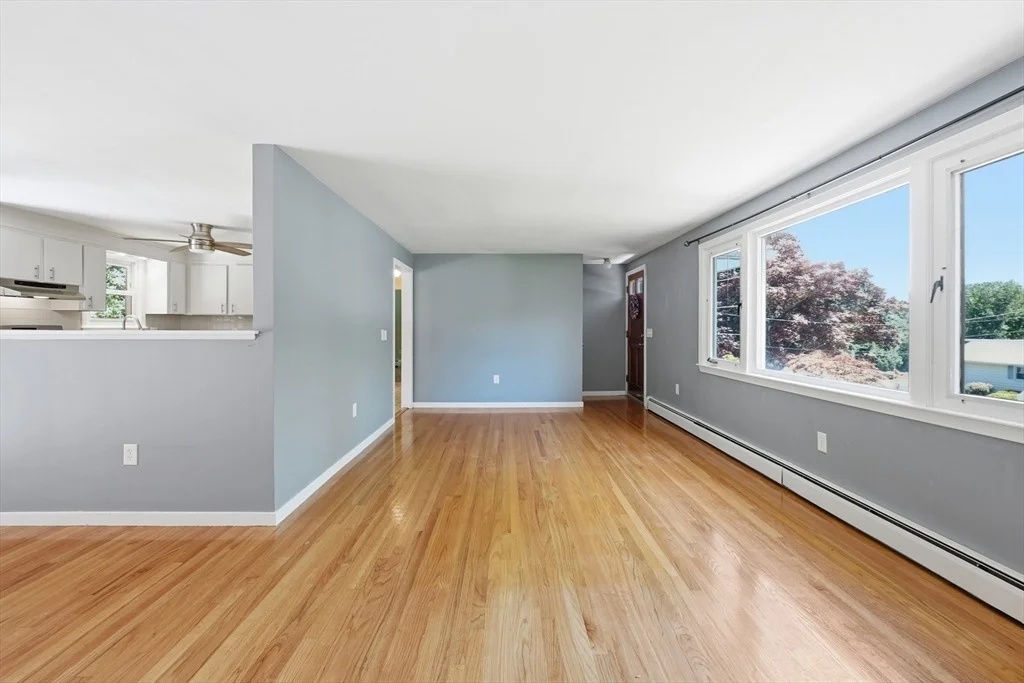 Photo of 46 Pinecroft Ave