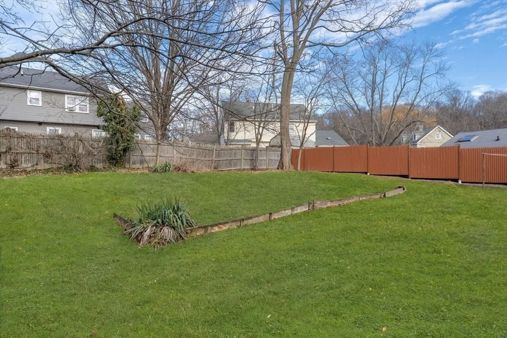 Photo of 6 Bartlett Rd