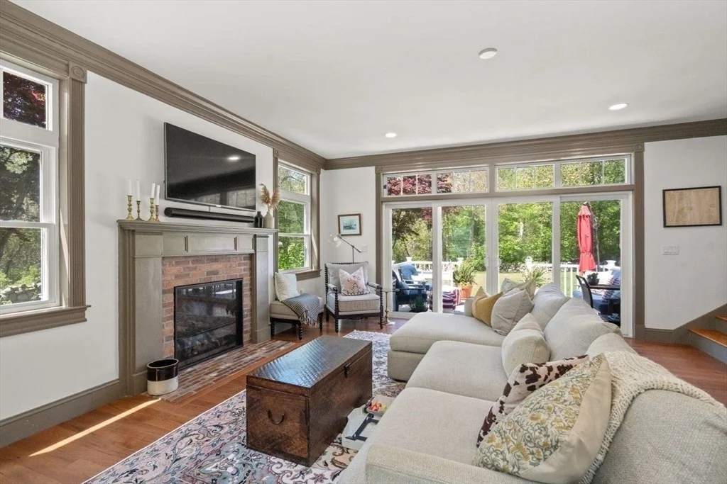 Photo of 979 Summer Street