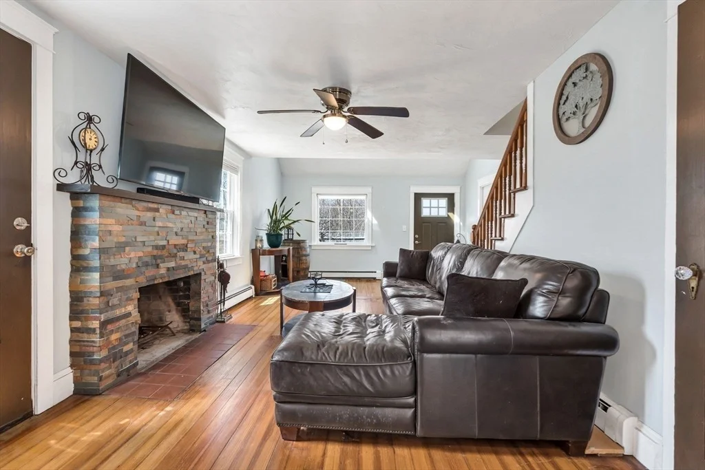 Photo of 478 Fall River Ave