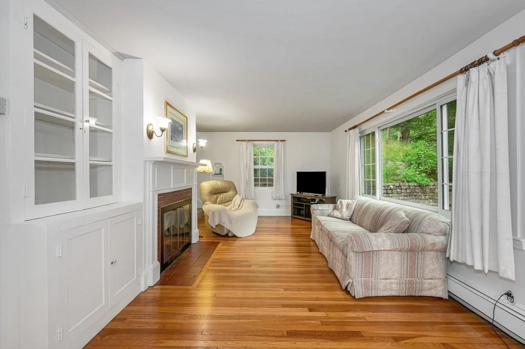 Photo of 160 Forest St