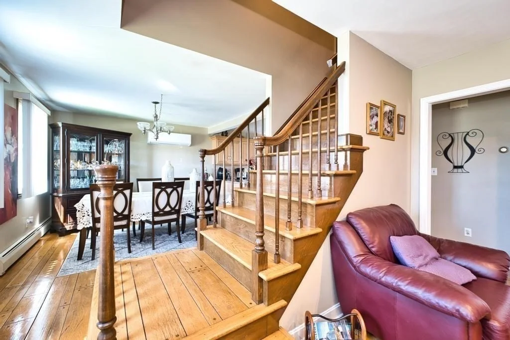 Photo of 70 River Road