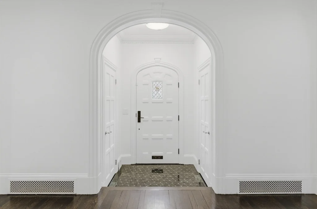 Photo of 98 Carlton St