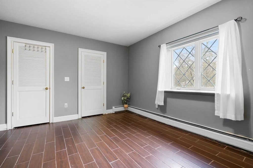 Photo of 231 Manns Dr