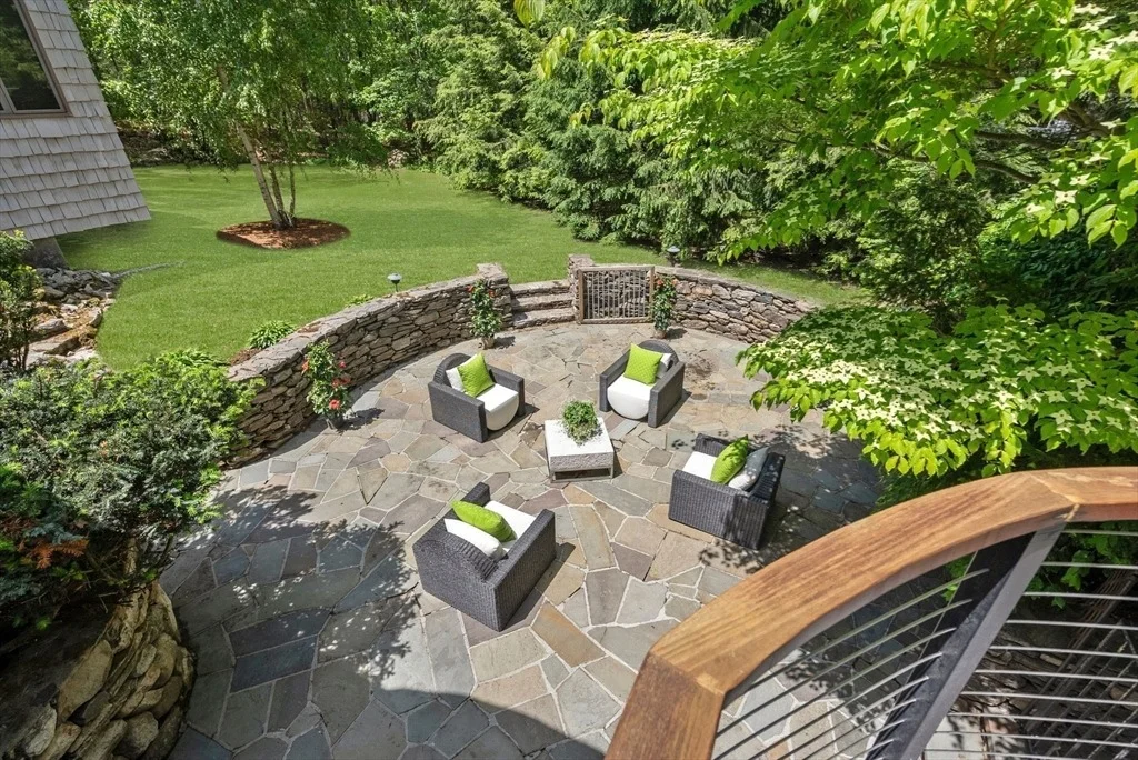 Photo of 169 Hickory Rd