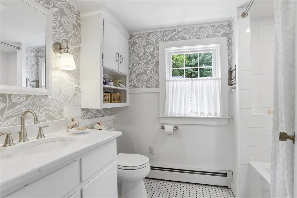 Photo of 44 Sandy Pond Rd