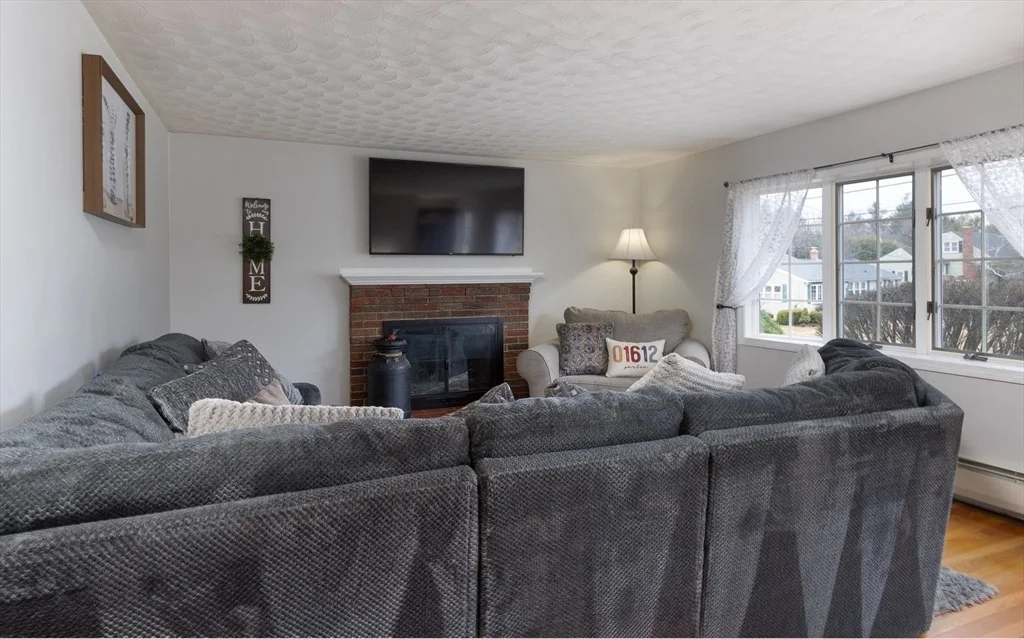 Photo of 4 Briarcliff Ln