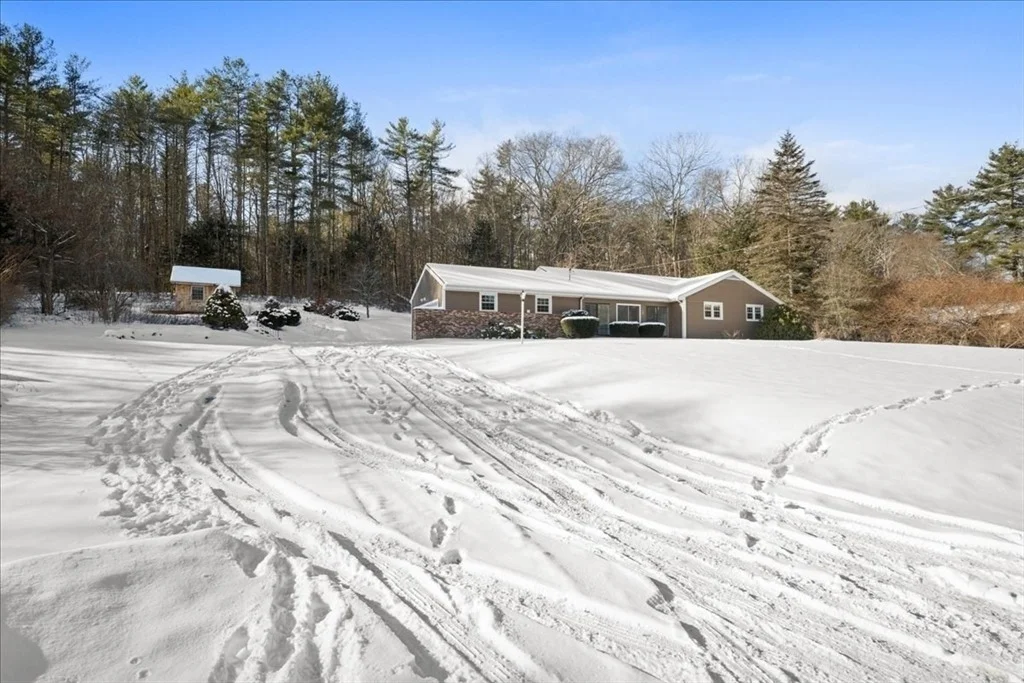 Photo of 256 Worcester Rd