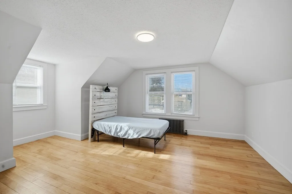 Photo of 3076 Boston Rd