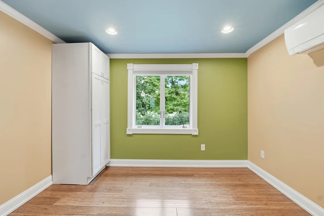 Photo of 36 Crescent Dr