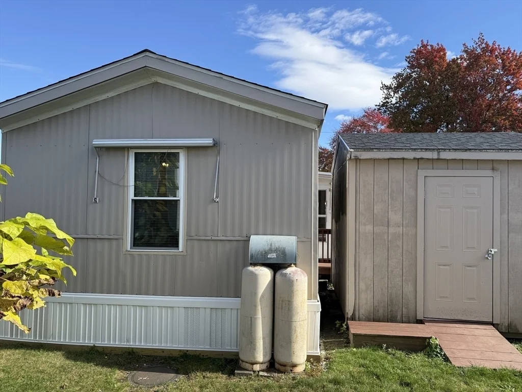 Photo of Unit 107 at 557 Southwest Cutoff