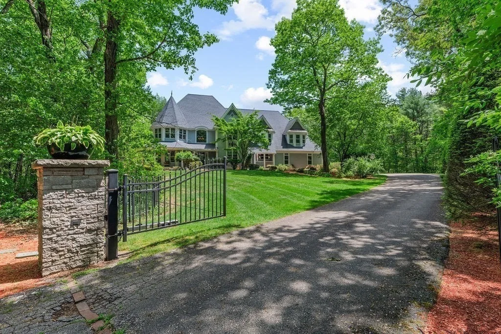 Photo of 11 Windsor Dr