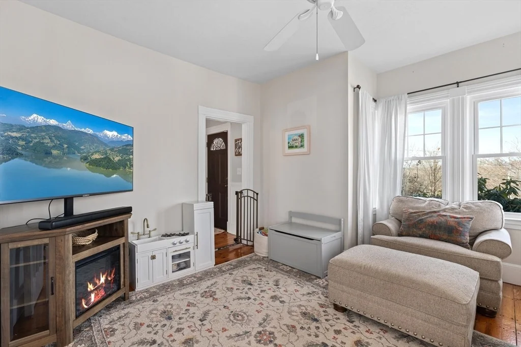 Photo of 4 White Ave