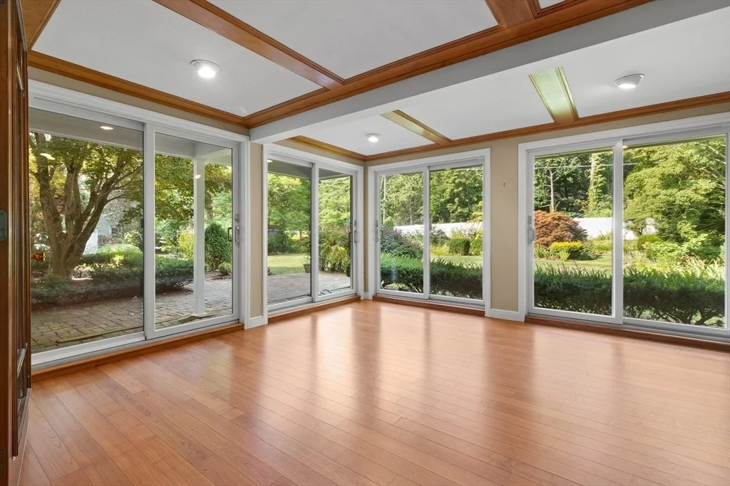 Photo of 10 Parsonage Ln