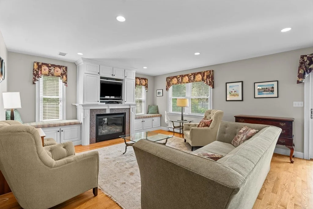 Photo of 104 Pine Grove St