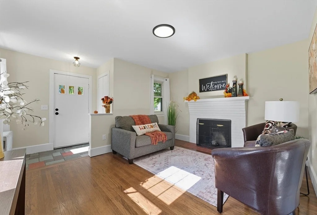 Photo of 636 Amostown Road