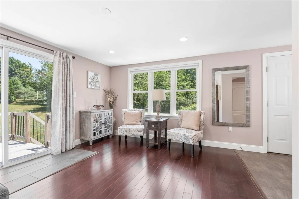 Photo of 83 Colgate Dr