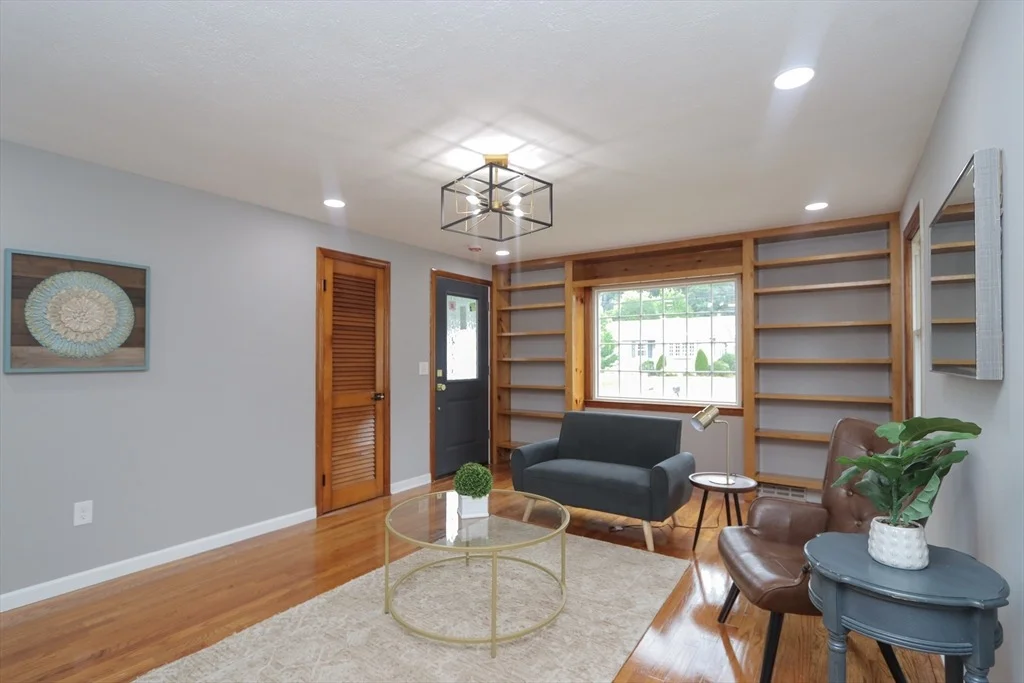 Photo of 127 Gelinas Dr