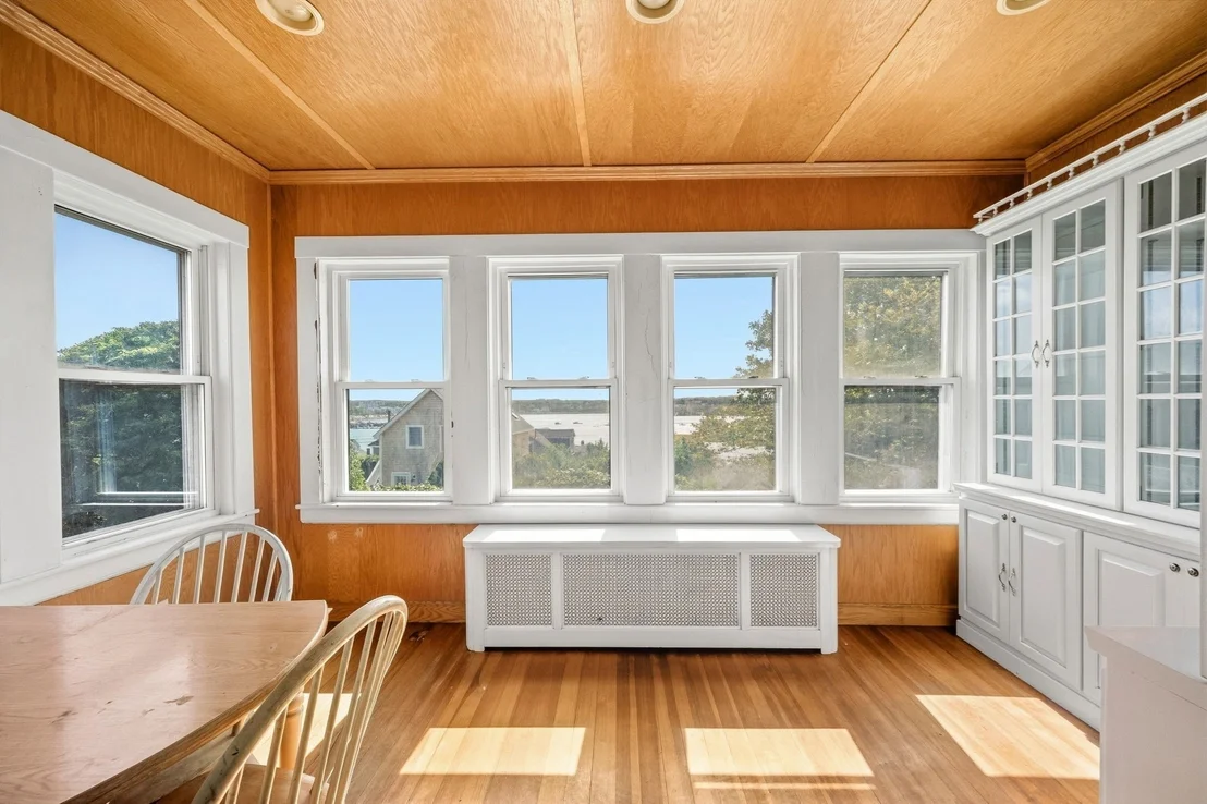 Photo of 28 Roosevelt Ave