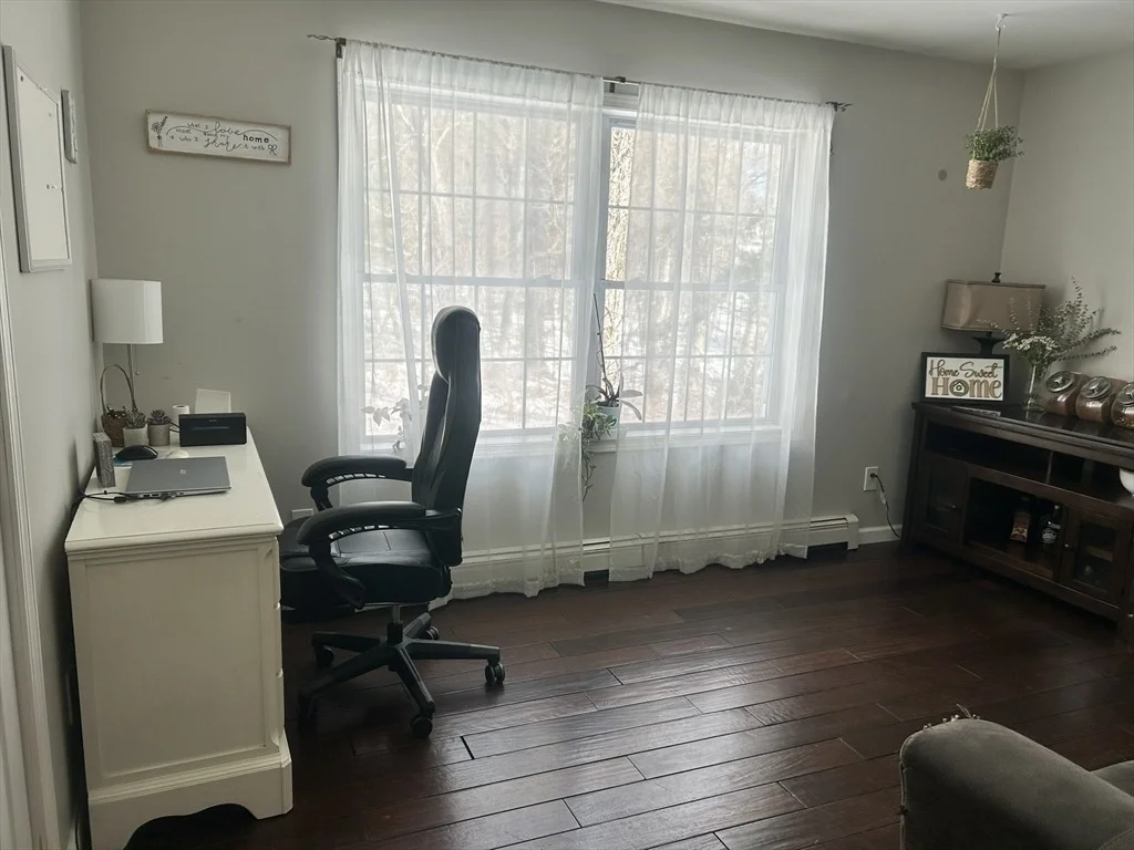 Photo of 4 Brookstone Dr