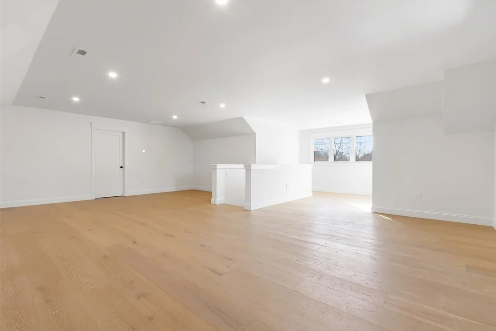 Photo of 8 Greenleaf Road