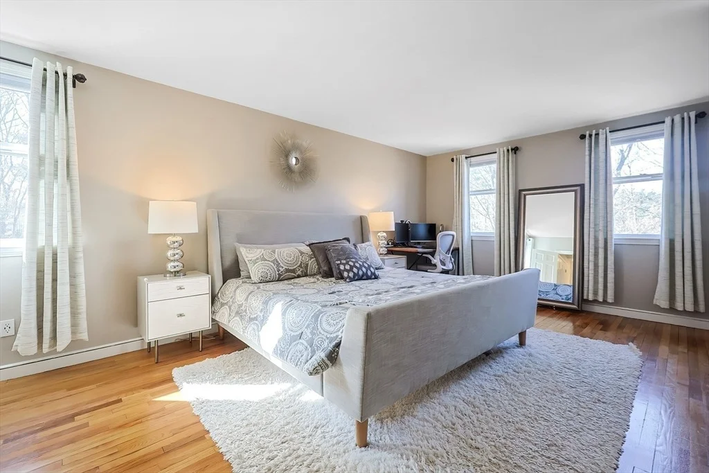 Photo of 8 Chickering Ln
