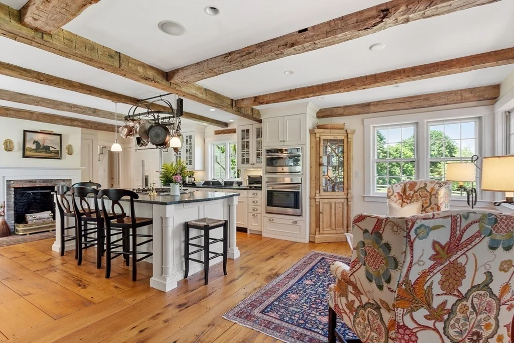 Photo of 827 Hill Rd