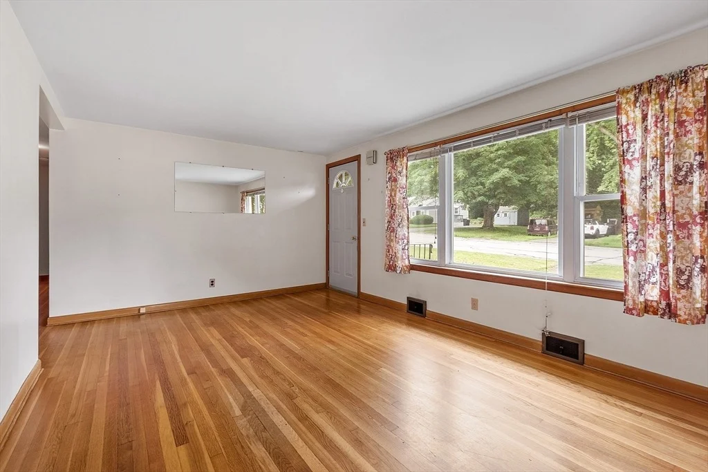 Photo of 31 Ken Dr