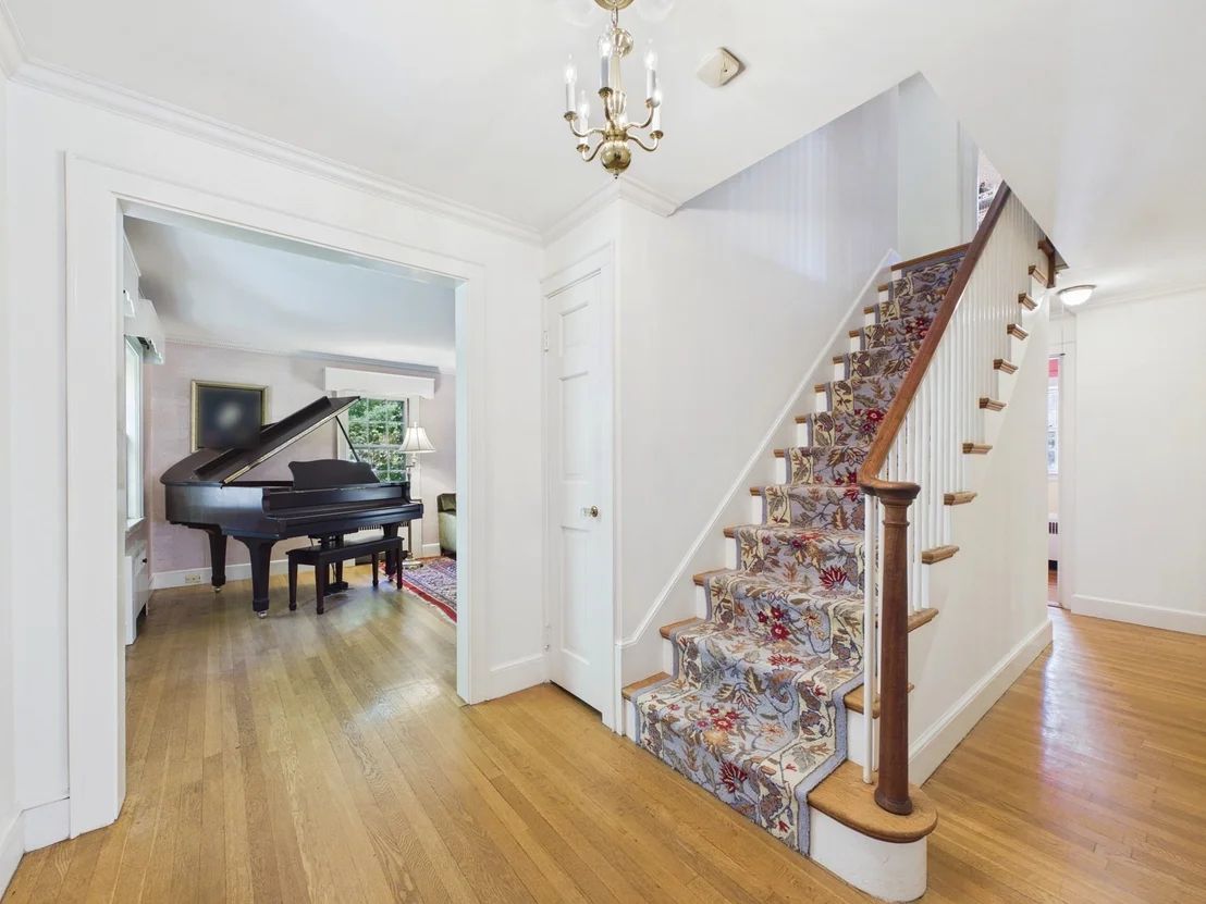 Photo of 390 Marsh St