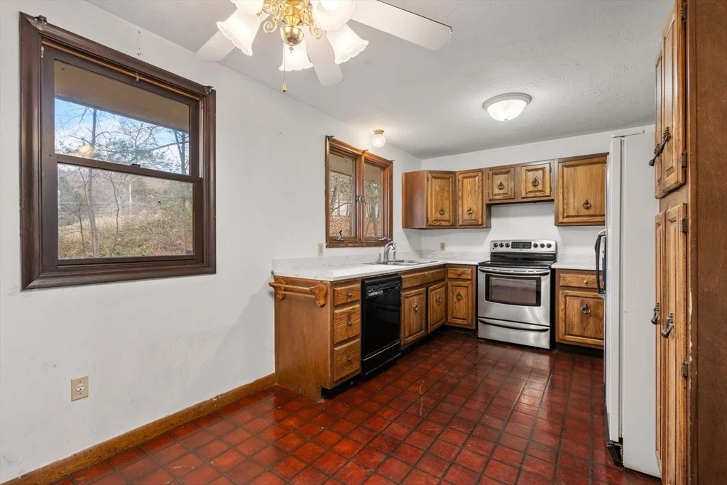 Photo of 9 Scenic Ave