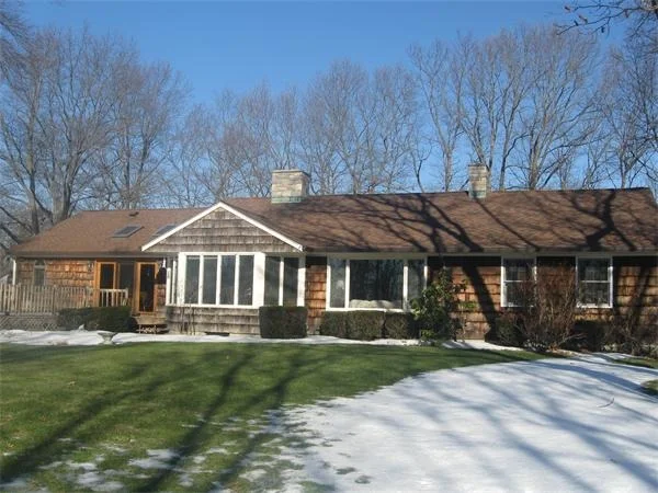 Photo of 35 Comstock Drive