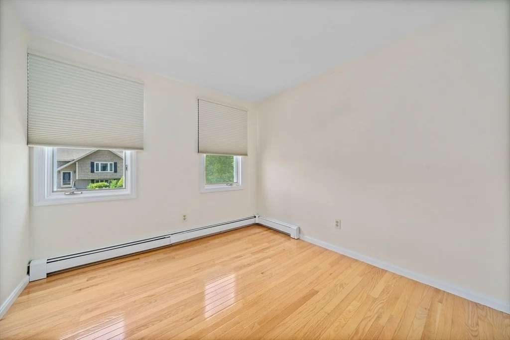 Photo of 36 Bittersweet Ln