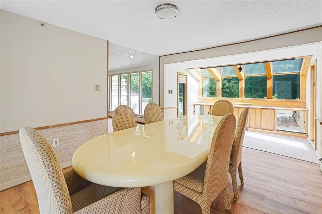 Photo of 17 Crowningshield Dr