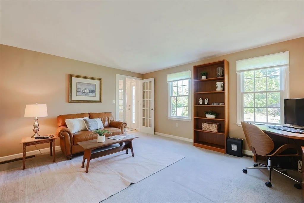 Photo of 10 Lyndon Rd