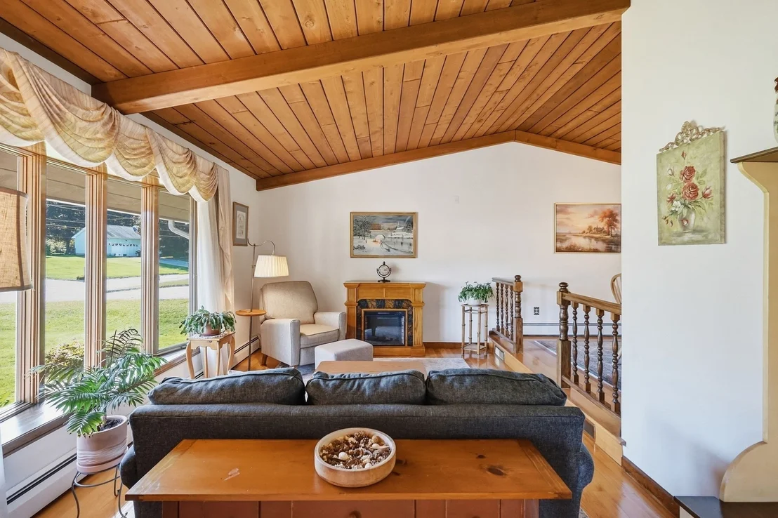 Photo of 105 Higher Brook Dr
