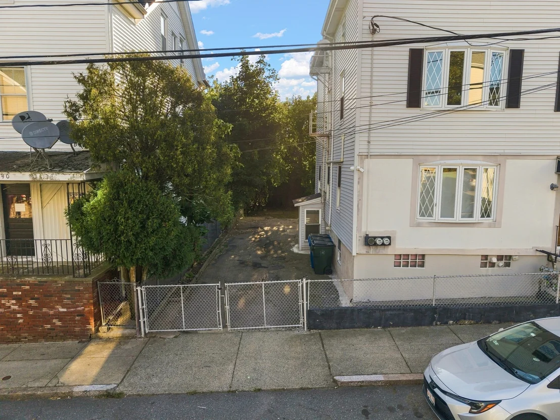 Photo of 650 Third