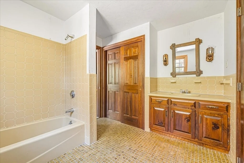 Photo of 210 Causeway Street