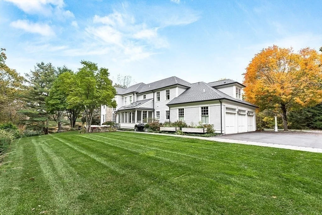 Photo of 9 Sanderson Ln