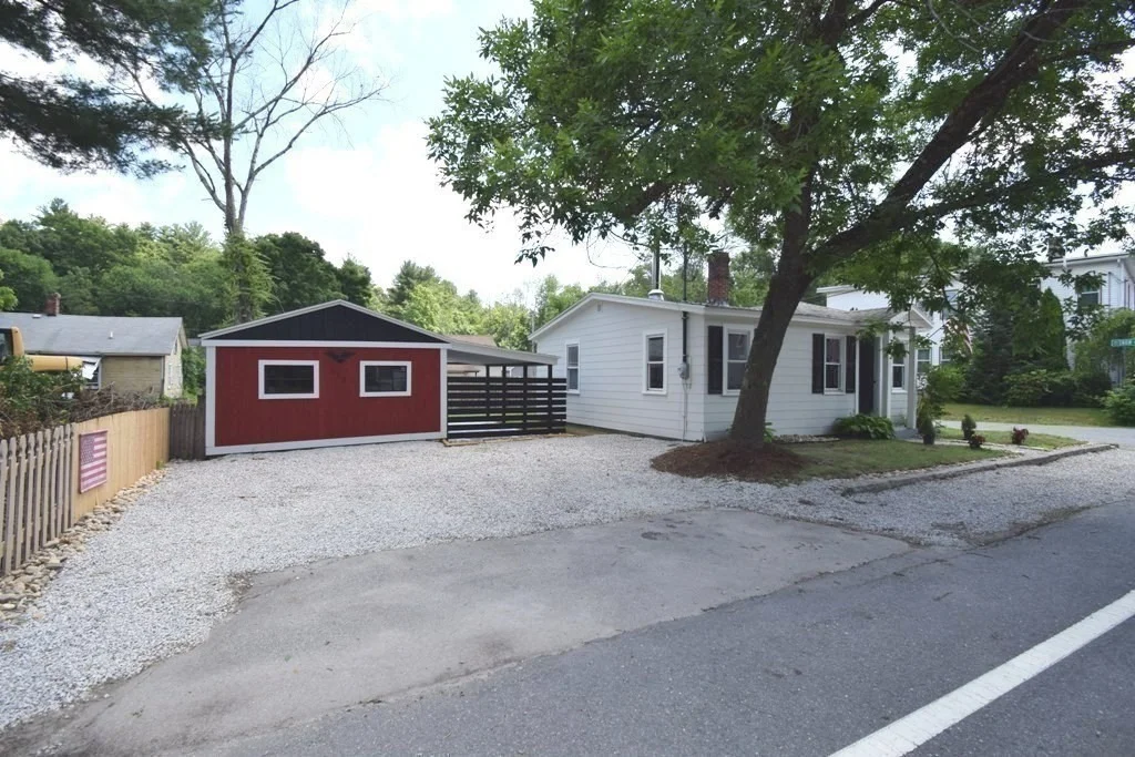 Photo of 433 Putnam Hill Rd