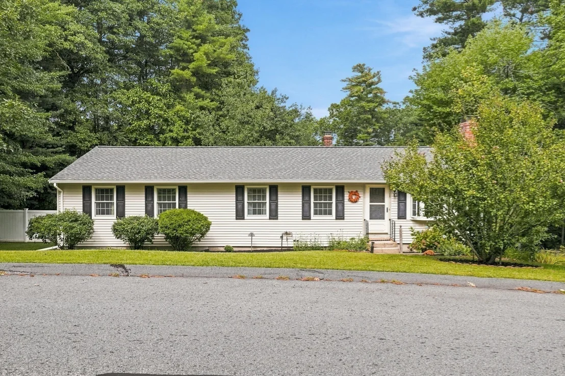 Photo of 13 Hilltop Dr
