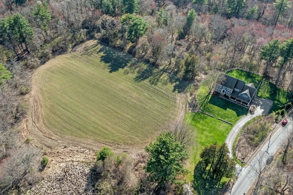 Photo of 102 River Rd