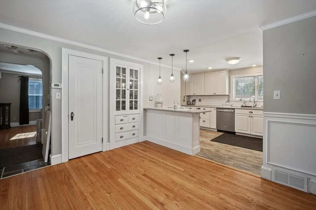 Photo of 144 Gillette Ave