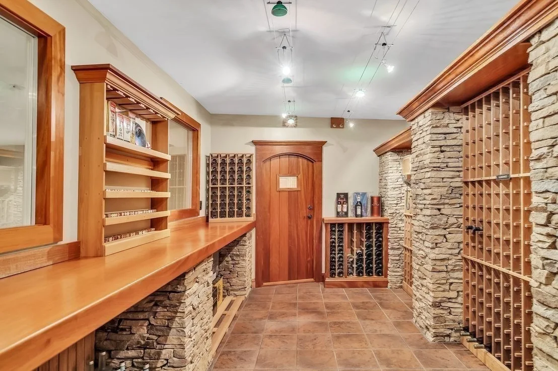 Photo of 2 Stonegate Ln
