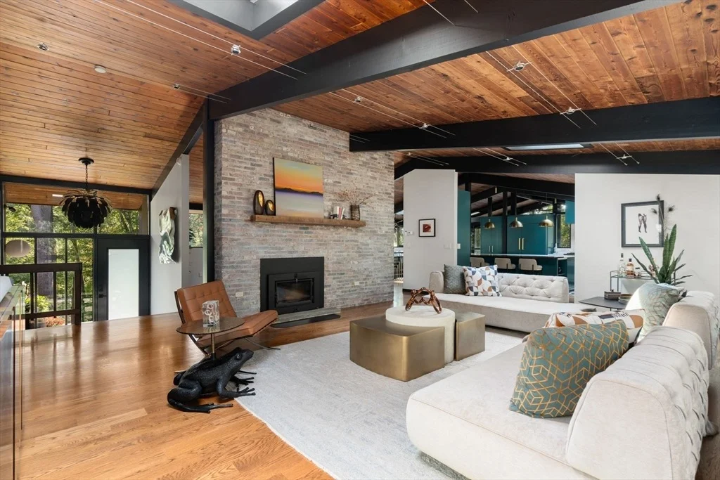 Photo of 127 Commerford Rd